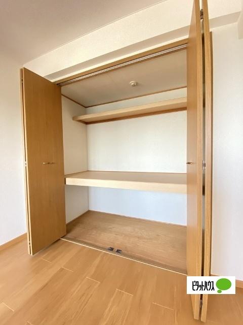 アズゥ−ル（403） 収納