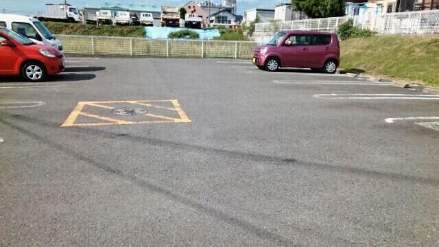 シャルマン（102） 駐車場