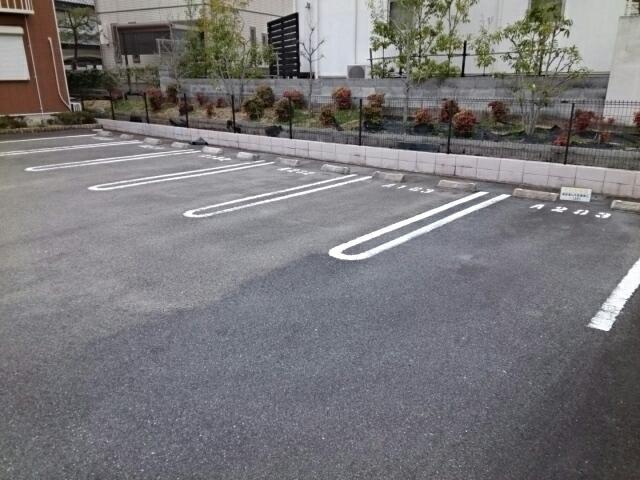 ガーデン　ハウス　三石台　Ⅰ（102） 駐車場