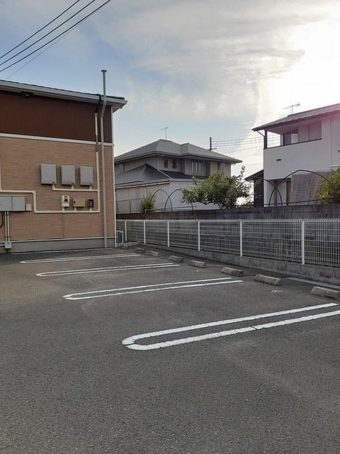 カルム岡田（102） 駐車場