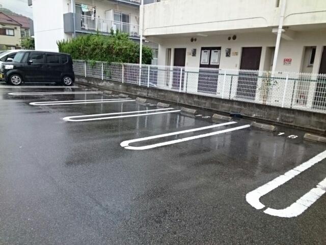 フィオーレ　Ⅱ（205） 駐車場