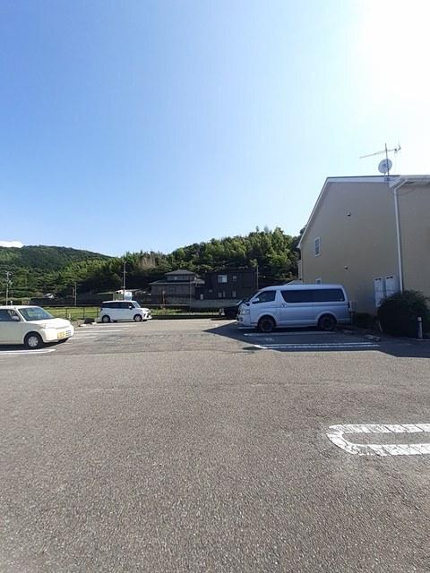 グランデ・フォルテ　Ⅱ（102） 駐車場