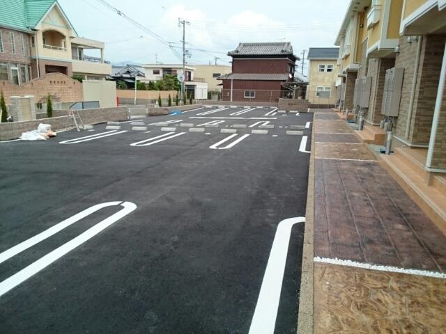 ポルトラーノⅥ（103） 駐車場