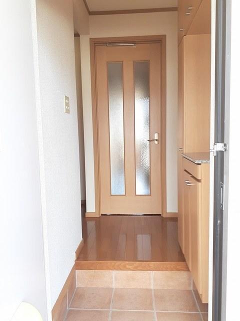 カームリーハウス（102） 玄関