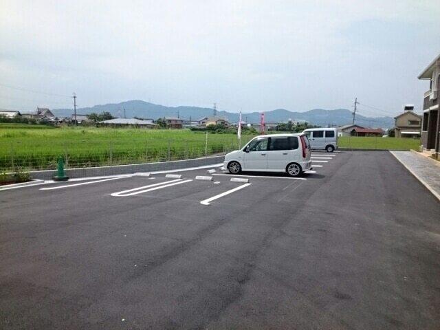 グランデ喜里（105） 駐車場