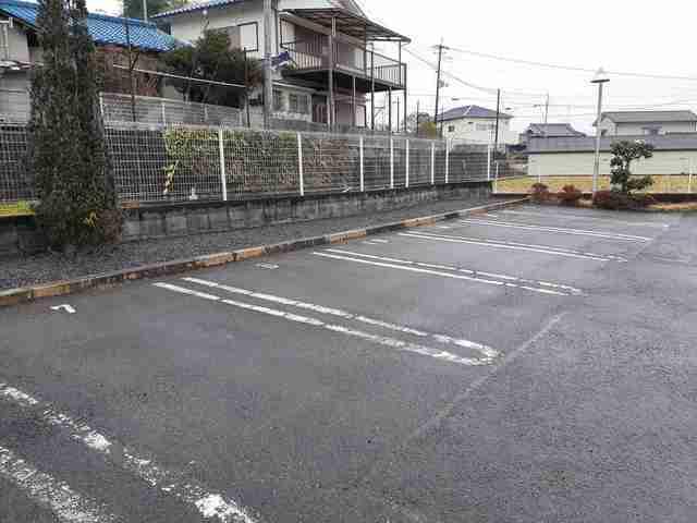 シャン・ド・フルール（202） 駐車場