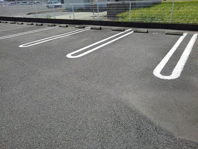 チェリークイーン（205） 駐車場