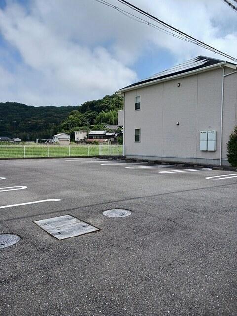 コートジュネス　Ⅲ（102） 駐車場