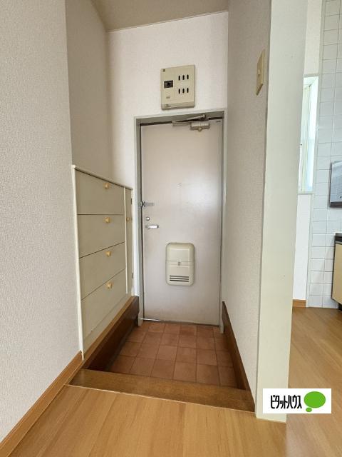 ＭハイツⅡ（102） 玄関
