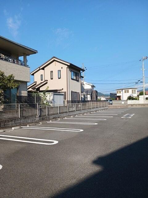 ハピネス・ブルック　Ⅰ（105） 駐車場