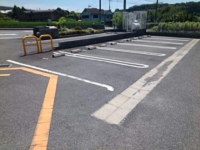ラフレシール　ライツ（207） 駐車場