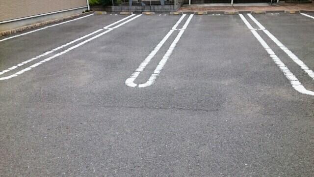 コモド　ヴィラ　Ⅰ（203） 駐車場