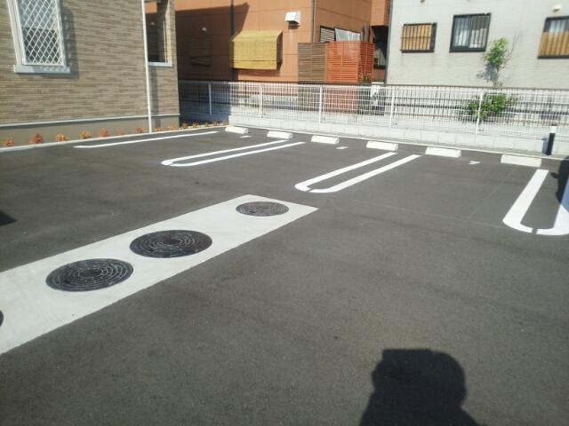 ベル・クレール　ｉ（102） 駐車場