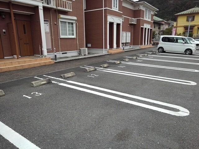 カノンⅡ（103） 駐車場