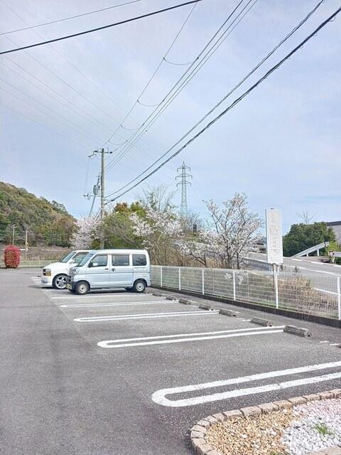 ビーミングベルⅠ（103） 駐車場