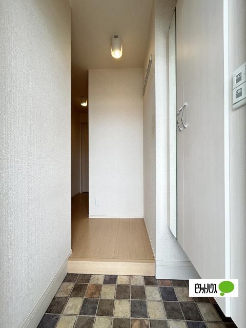 D-roomシルクマムB（B103） 玄関