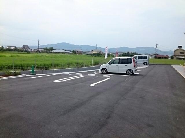 グランデ喜里（202） 駐車場