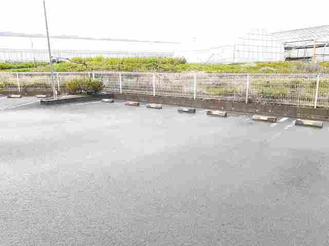 ミアマーユＢ（103） 駐車場
