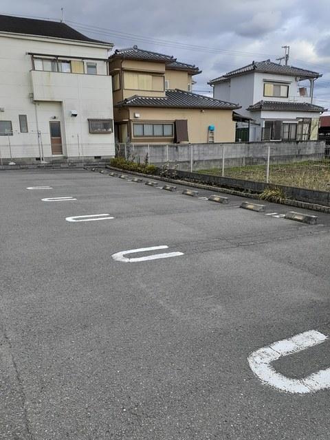 アヴェニール岩出Ⅱ（101） 駐車場