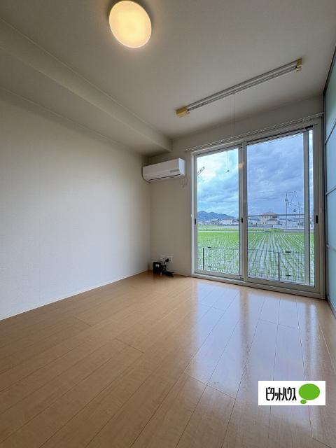 グランモア ミヤビ（106） リビング