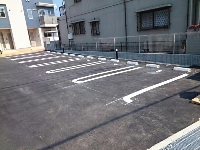 パンセリノス（202） 駐車場