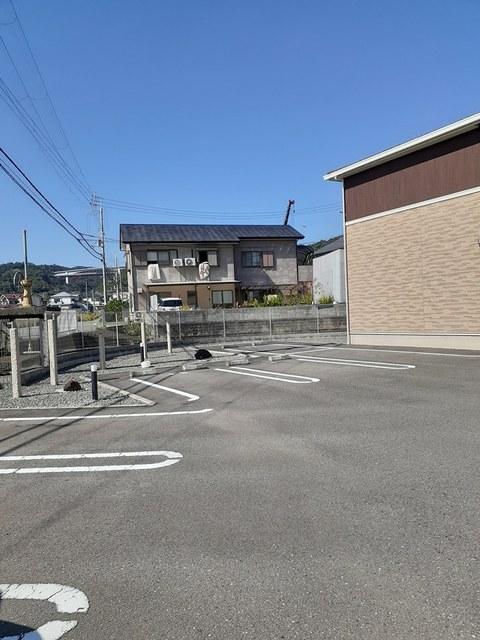 リベルテ・ディユ（102） 駐車場