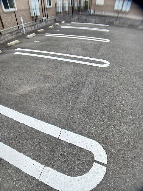 スウィート橋本（102） 駐車場