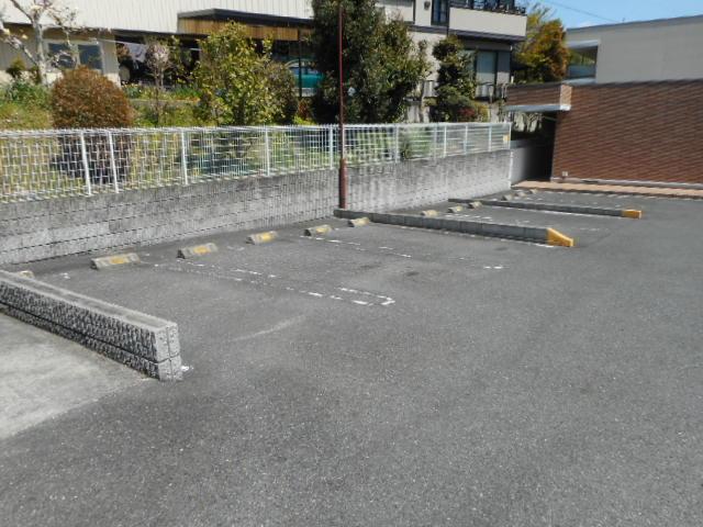 サニーサイド（105） 駐車場