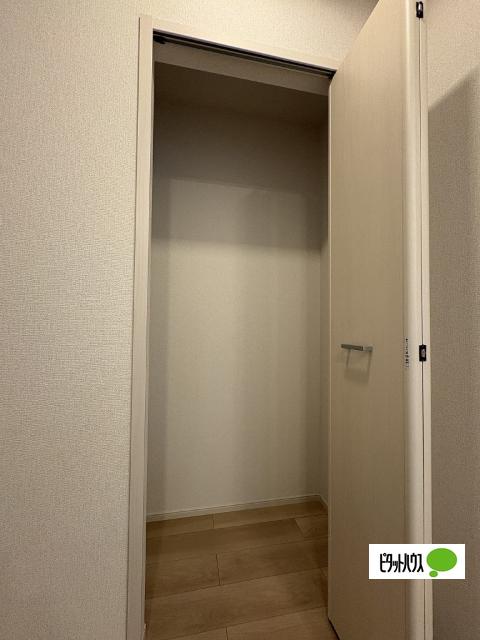 プレミアムメゾン（103） 収納