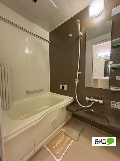 イソラ フェリジェⅡ（110） バス／シャワー