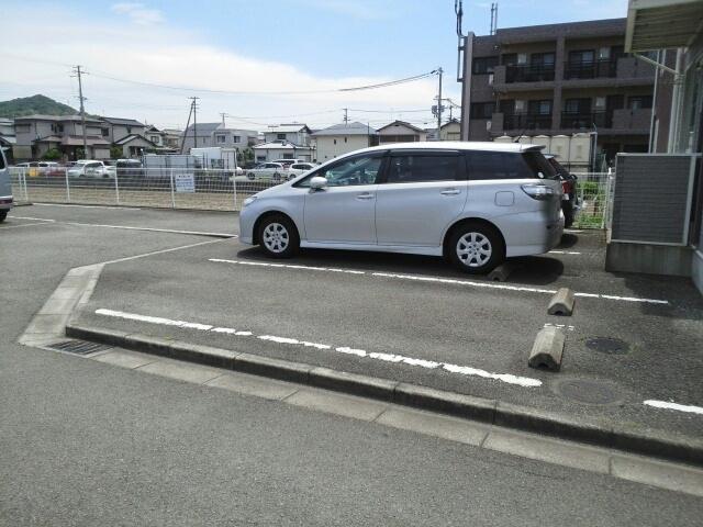 メゾン　ド　ヴィヴァーチェⅡ（101） 駐車場