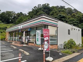 セブンイレブン橋本インター南店：700m