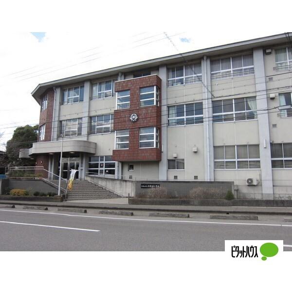 和歌山市立和歌浦小学校：700m