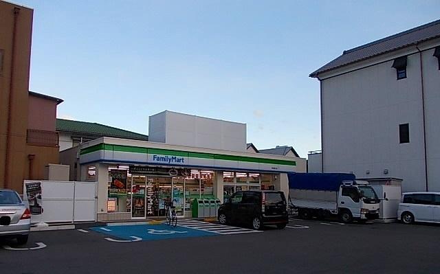 ファミリーマート湯川町財部店様：204m