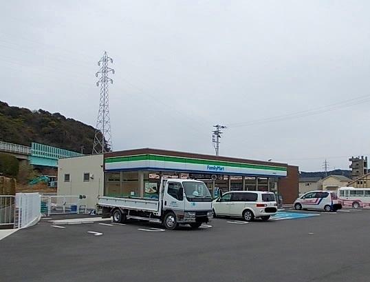 ファミリーマート日高萩原店様：50m