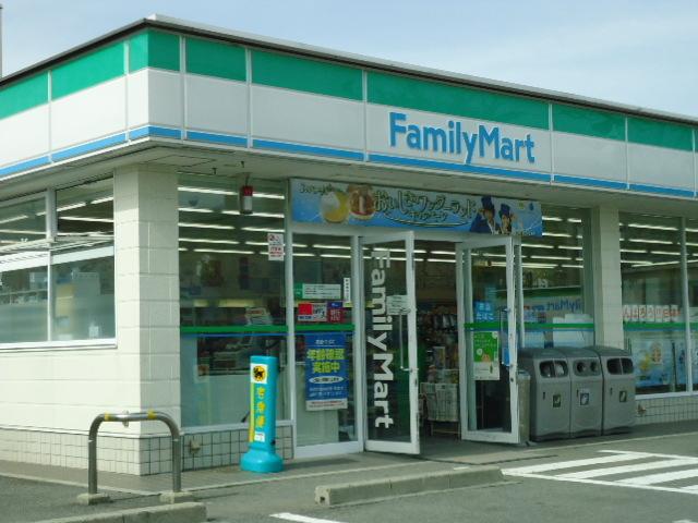 ファミリーマート打田上野店：692m
