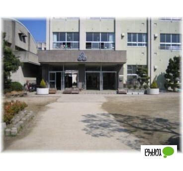 和歌山市立西和佐小学校：687m