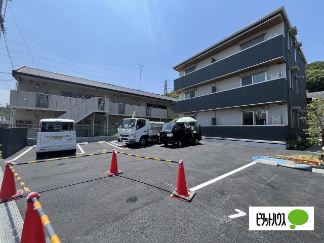 ナピカⅡ（102） 駐車場