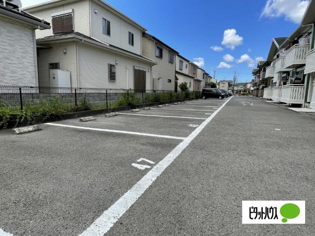 LE FIGARO(ﾗﾌｨｶﾞﾛ)　Ⅱ（110） 駐車場