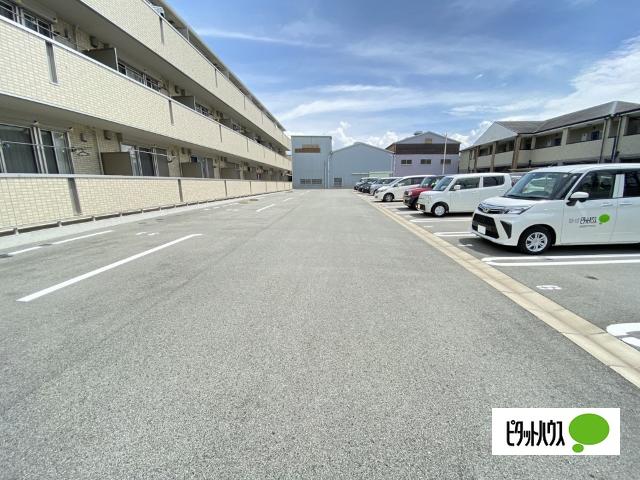 サンライズ湊Ⅱ（102） 駐車場
