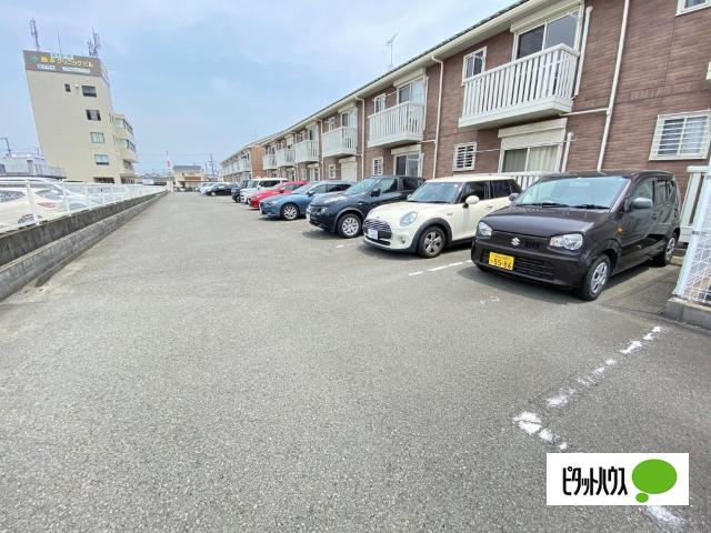 フェリーチェ小雑賀　A棟（A105） 駐車場