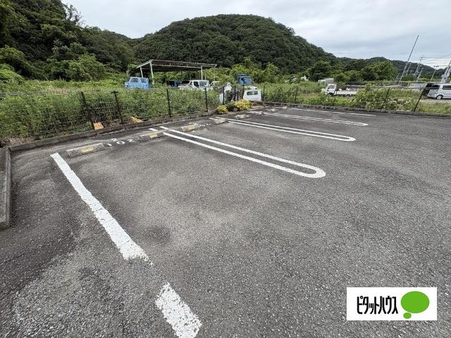 ピエ・デル・モンテⅡ（201） 駐車場