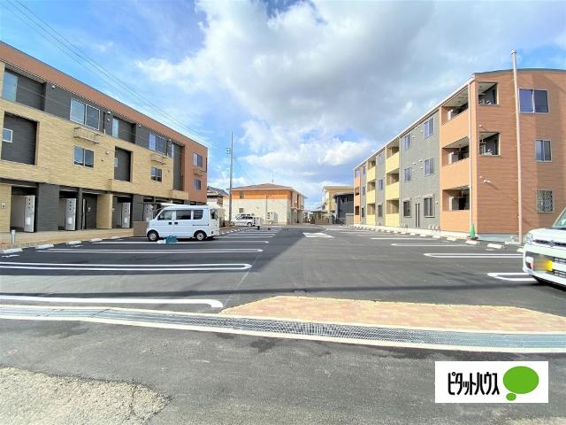 ヴェルソー有本Ⅰ（102） 駐車場