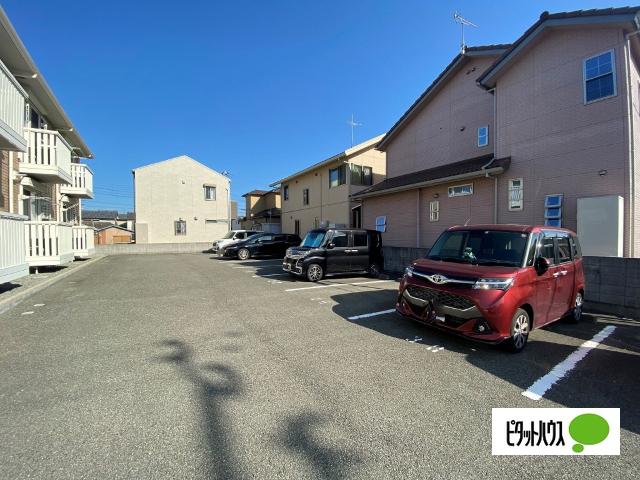 グランディールⅡ（111） 駐車場