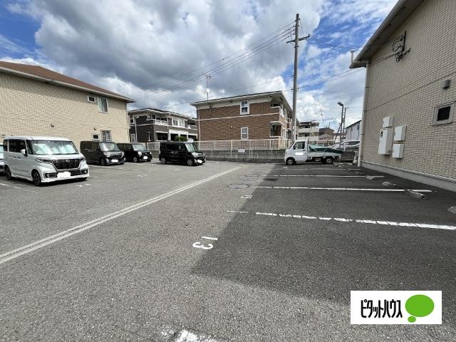 パーク フォレスト　B棟（B203） 駐車場