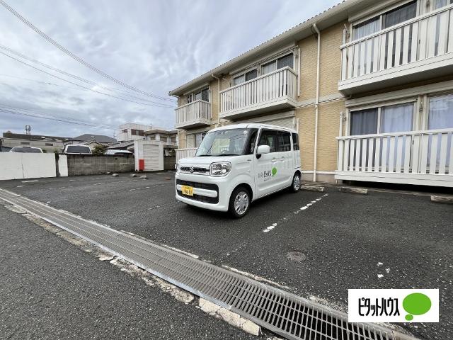 グランデ パディー（203） 駐車場