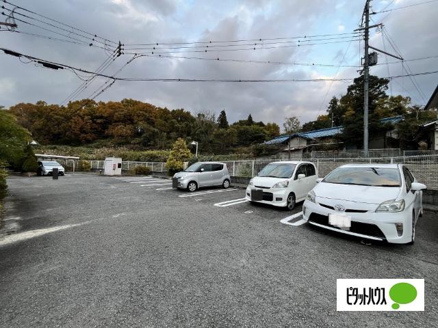 シャン・ド・フルール（103） 駐車場