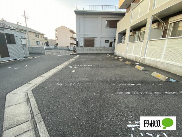 ジェイド　Ⅲ（102） 駐車場