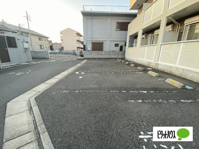 ジェイド　Ⅲ（102） 駐車場