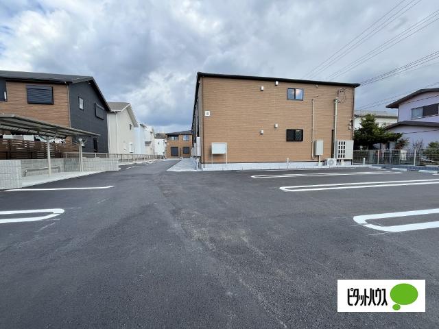 ザ・ビレッジグリーン木ノ本Ⅲ（105） 駐車場